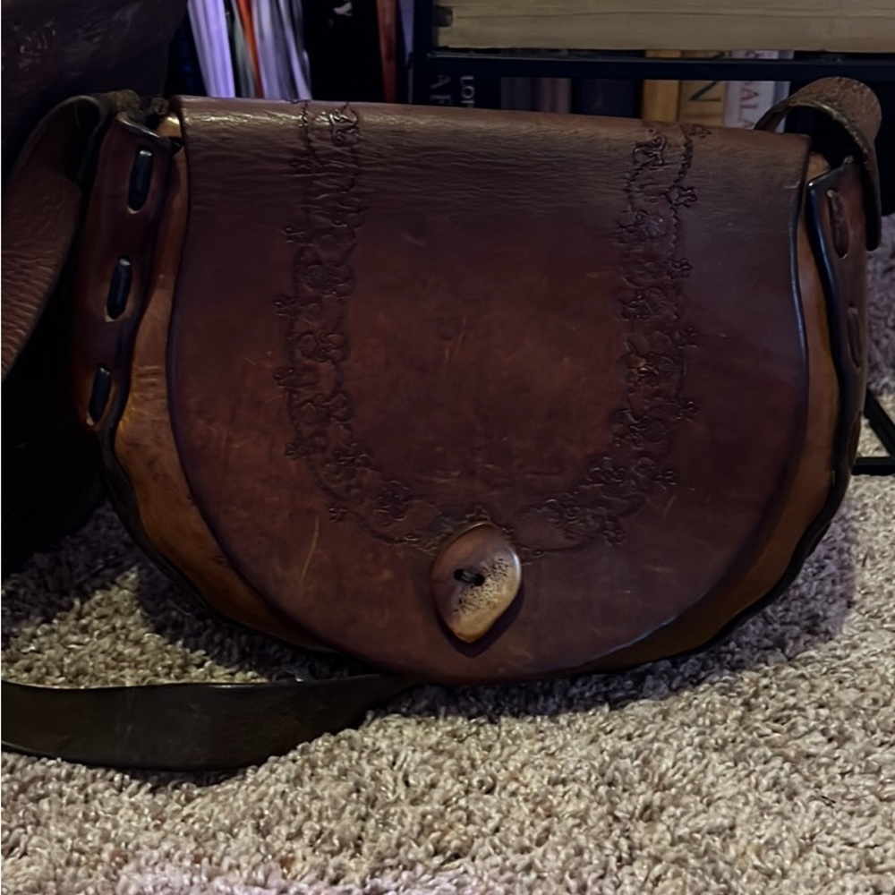 Elegant Brown Leather Shoulder Bag